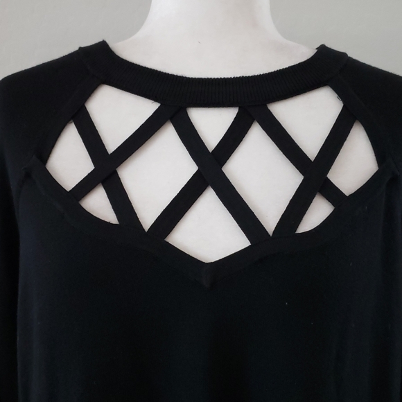 NWOT Torrid Sweater - Picture 2 of 5